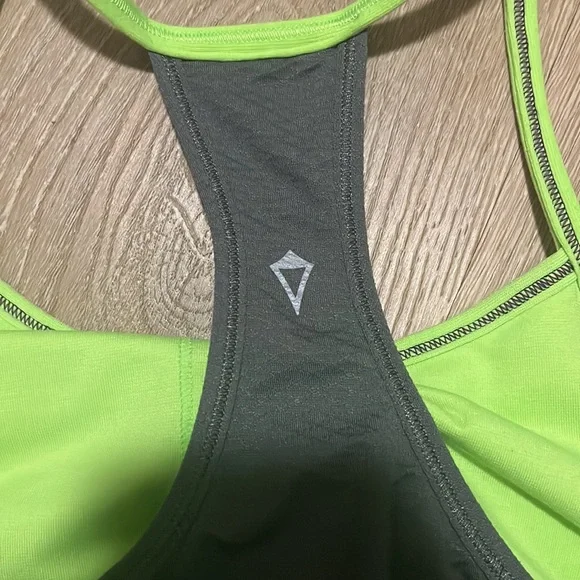 •Ivivva by Lululemon • gray and green • size 14 - Picture 3 of 5
